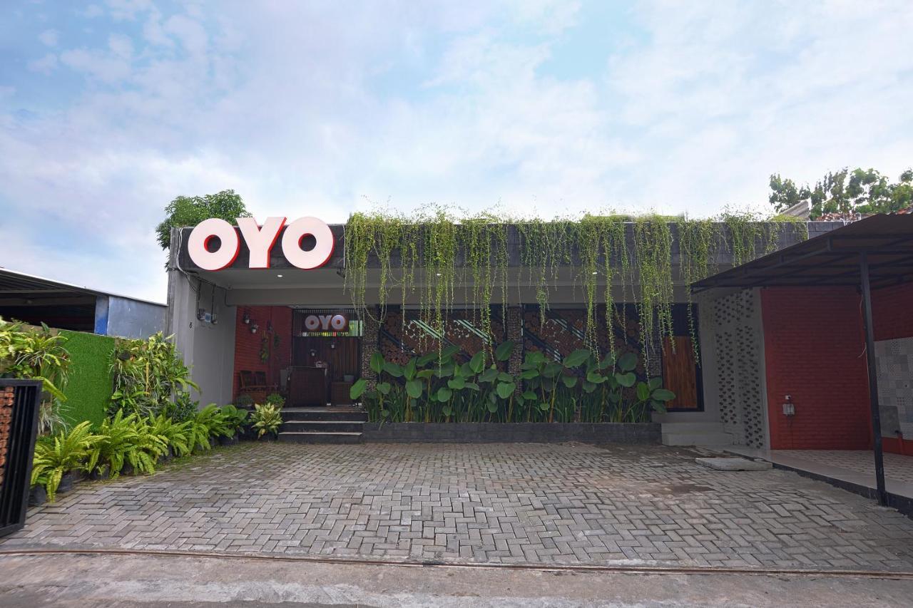 Hotel Oyo 583 Puri Gejayan Asri Syariah Yogyakarta Exterior foto